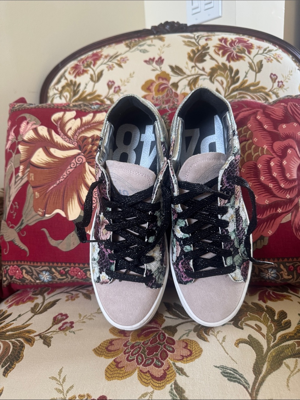 P448 - Women’s Floral Accent Pink Suede Lace-Up Sneakers